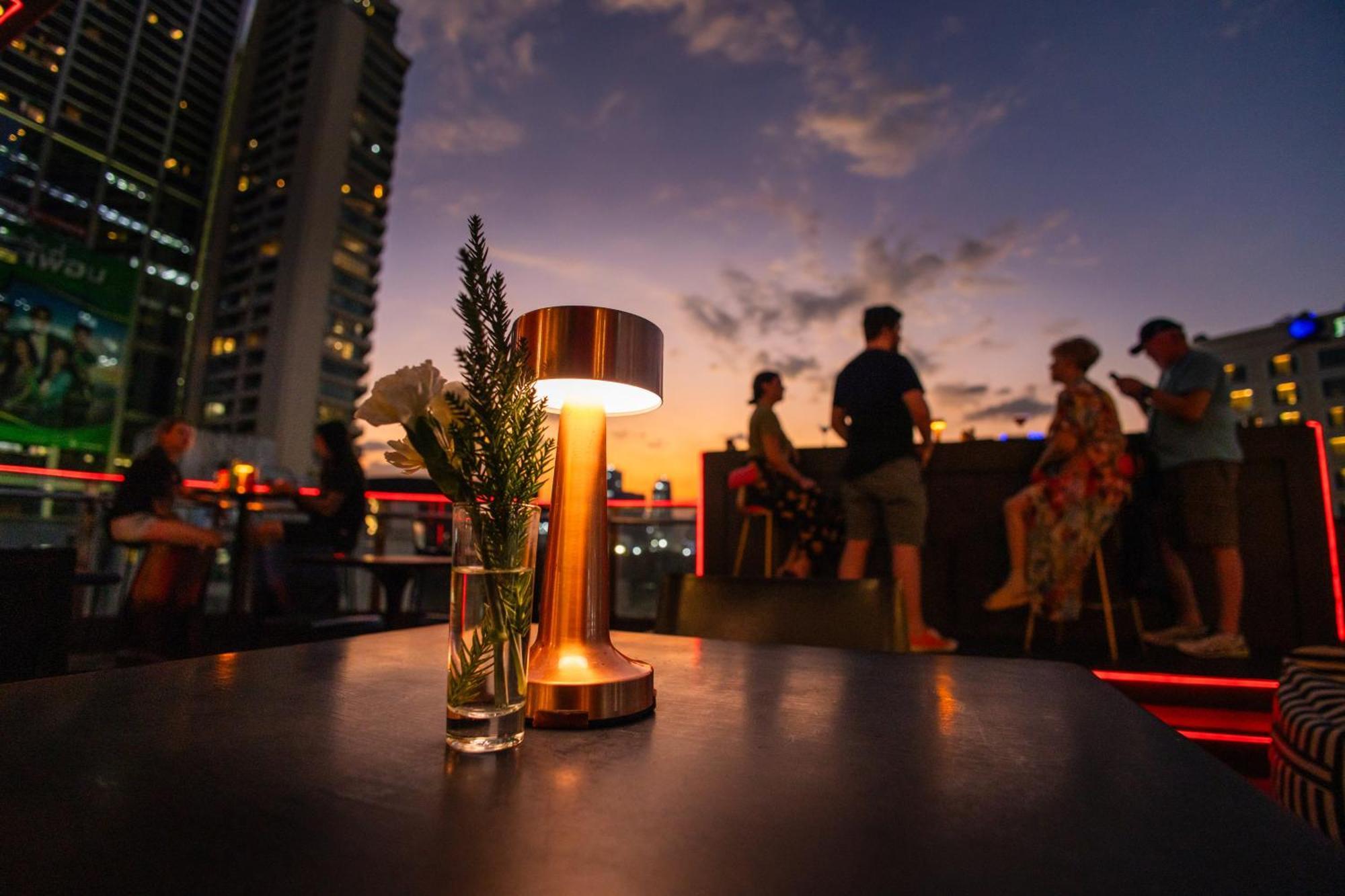 Hotel Clover Asoke - Sha Extra Plus Bangkok Exterior photo