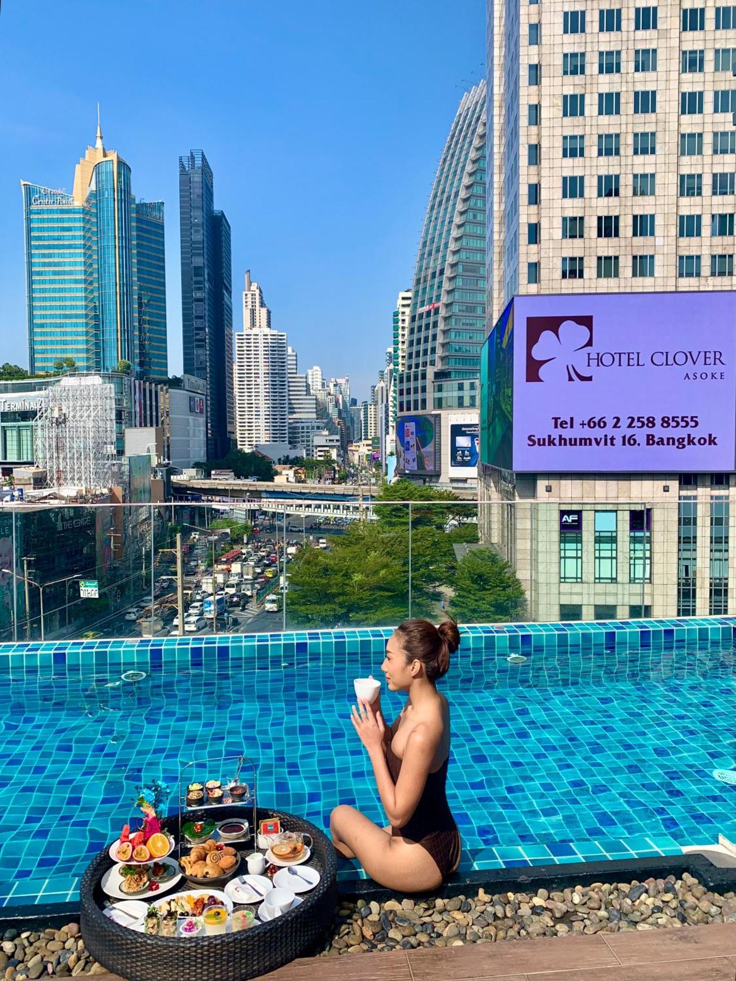 Hotel Clover Asoke - Sha Extra Plus Bangkok Exterior photo
